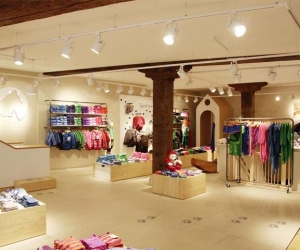 Đèn rọi ray là gì? Đèn rọi Shop thời trang và Shop quần áo