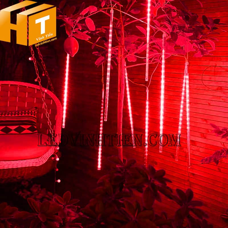 Đèn led giọt nước thả cây ngoài trời màu đỏ