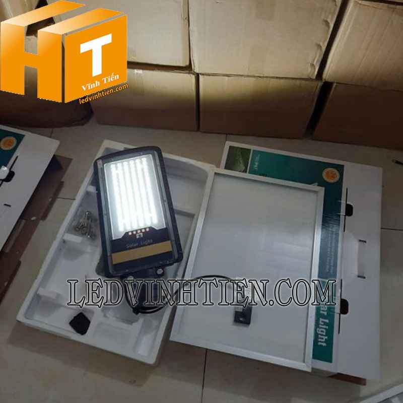 chi tiết đèn đường năng lượng mặt trời 100W Jindian loại tốt