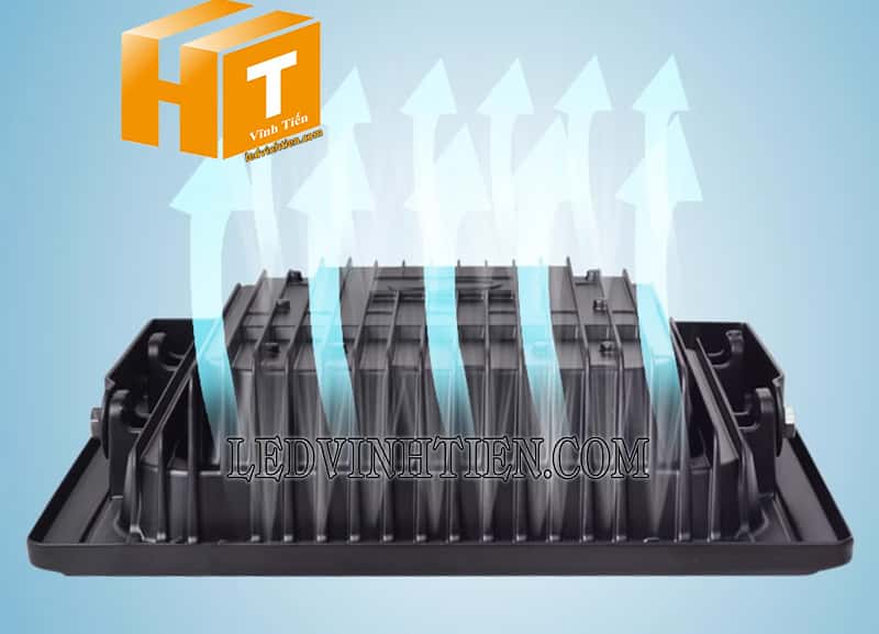 Đèn pha 300w năng lượng mặt trời