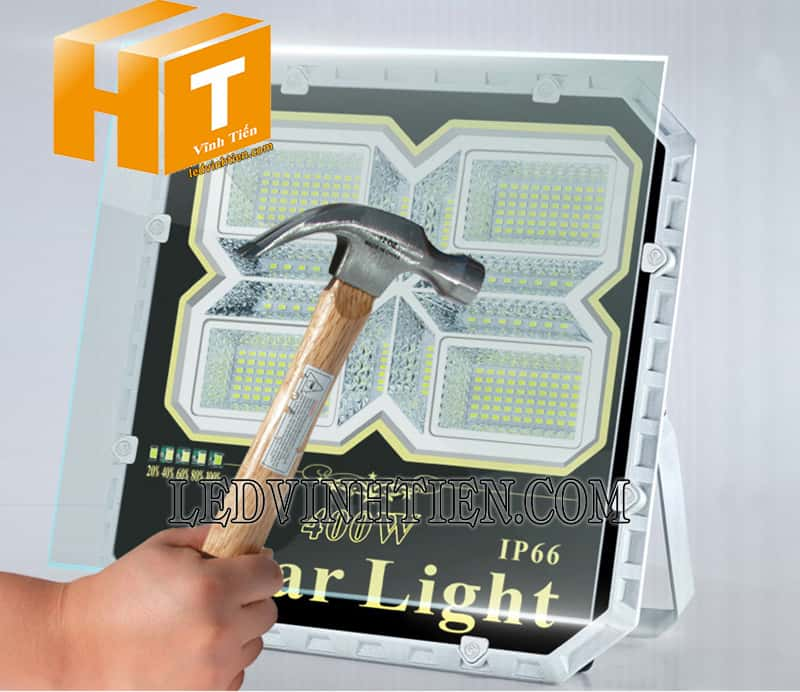 Đèn pha năng lượng mặt trời 400W loại tốt