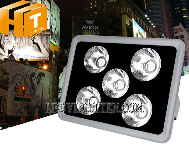 Đèn pha led 250w đổi màu tự động