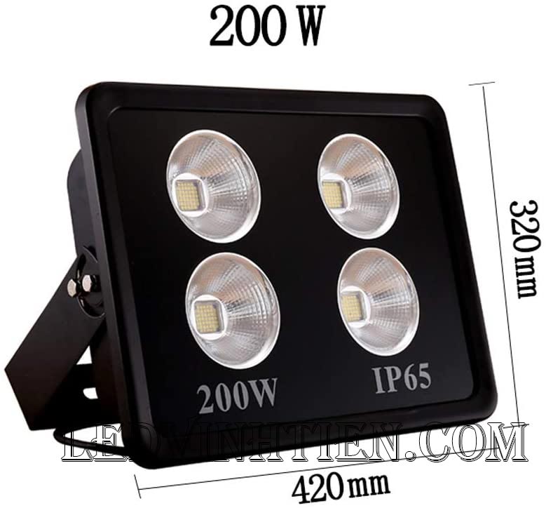 Hình ảnh chi tiết mọi góc cạnh của Đèn pha chiếu điểm 200W loại tốt, giá rẻ, đủ công suất, dùng chiếu sáng ngoài trời là sản phẩm của công ty đèn led Vĩnh Tiến, nhập khẩu và phân phối sỉ đèn pha chiếu xa, mã đèn DPLVD-100W-VTHT ledvinhtien.com được sử dụng cho chiếu sáng biển quảng cáo, sân chơi thể thao, chiếu sáng cho các nhà xưởng, bảng hiệu, bảng quảng cáo,chiếu sáng công cộng,chiếu sáng sân vườn Đèn pha led ly sử dụng chip tụ quang công xuất 200W IP66, 67, 65, ÁNH SÁNG TRẮNG, VÀNG | Góc chiếu 60 độ | LEDVINHTIEN.COM chuyên đèn led công nghiệp chiếu sáng xa, rộng, chiếu sáng bảng hiệu, chiếu sáng bảng quảng cáo DÙNG CHIẾU SÁNG NGOÀI TRỜI, SÂN VẬN ĐỘNG, SÂN BANH, QUẢNG TRƯỜNG, CÔNG VIÊN,...