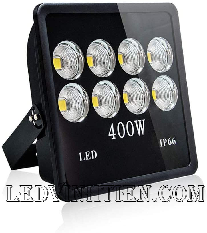 Hình ảnh chi tiết mọi góc cạnh của Đèn pha chiếu điểm 400W loại tốt, giá rẻ, đủ công suất, dùng chiếu sáng ngoài trời là sản phẩm của công ty đèn led Vĩnh Tiến, nhập khẩu và phân phối sỉ đèn pha chiếu xa, mã đèn DPLVD-100W-VTHT ledvinhtien.com được sử dụng cho chiếu sáng biển quảng cáo, sân chơi thể thao, chiếu sáng cho các nhà xưởng, bảng hiệu, bảng quảng cáo,chiếu sáng công cộng,chiếu sáng sân vườn Đèn pha led ly sử dụng chip tụ quang công xuất 200W IP66, 67, 65, ÁNH SÁNG TRẮNG, VÀNG | Góc chiếu 60 độ | LEDVINHTIEN.COM chuyên đèn led công nghiệp chiếu sáng xa, rộng, chiếu sáng bảng hiệu, chiếu sáng bảng quảng cáo DÙNG CHIẾU SÁNG NGOÀI TRỜI, SÂN VẬN ĐỘNG, SÂN BANH, QUẢNG TRƯỜNG, CÔNG VIÊN,...