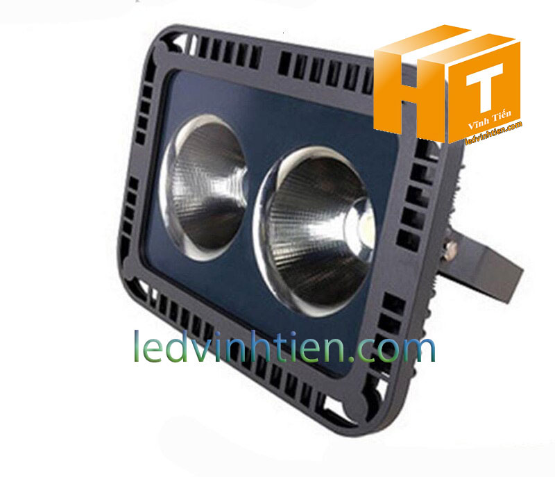 Hình ảnh chi tiết mọi góc cạnh của Đèn pha led 100W HT loại tốt, giá rẻ, đủ công suất, dùng chiếu sáng ngoài trời, được sử dụng cho chiếu sáng biển quảng cáo, sân chơi thể thao, chiếu sáng cho các nhà xưởng, bảng hiệu, bảng quảng cáo,chiếu sáng công cộng,chiếu sáng sân vườn, IP66, 67, 65, ÁNH SÁNG TRẮNG, VÀNG | Góc chiếu 60 độ | LEDVINHTIEN.COM chuyên đèn led công nghiệp chiếu sáng xa, rộng, chiếu sáng bảng hiệu, chiếu sáng bảng quảng cáo DÙNG CHIẾU SÁNG NGOÀI TRỜI, SÂN VẬN ĐỘNG, SÂN BANH, QUẢNG TRƯỜNG, CÔNG VIÊN,...là sản phẩm của công ty đèn led Vĩnh Tiến, vinhtien.com