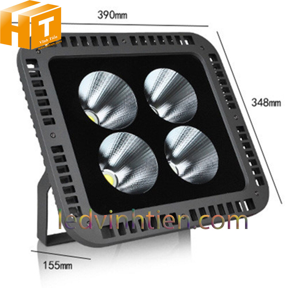 Hình ảnh chi tiết mọi góc cạnh của Đèn pha led 200W HT loại tốt, giá rẻ, đủ công suất, dùng chiếu sáng ngoài trời, được sử dụng cho chiếu sáng biển quảng cáo, sân chơi thể thao, chiếu sáng cho các nhà xưởng, bảng hiệu, bảng quảng cáo,chiếu sáng công cộng,chiếu sáng sân vườn, IP66, 67, 65, ÁNH SÁNG TRẮNG, VÀNG | Góc chiếu 60 độ | LEDVINHTIEN.COM chuyên đèn led công nghiệp chiếu sáng xa, rộng, chiếu sáng bảng hiệu, chiếu sáng bảng quảng cáo DÙNG CHIẾU SÁNG NGOÀI TRỜI, SÂN VẬN ĐỘNG, SÂN BANH, QUẢNG TRƯỜNG, CÔNG VIÊN,...là sản phẩm của công ty đèn led Vĩnh Tiến, vinhtien.com