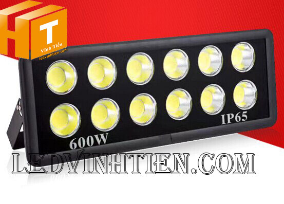 Đèn pha led cob 600w là sản phẩm của công ty đèn led Vĩnh Tiến, nhập khẩu và phân phối sỉ , Đèn pha led cob 600w được sử dụng cho chiếu sáng biển quảng cáo, sân chơi thể thao, chiếu sáng cho các nhà xưởng, bảng hiệu, bảng quảng cáo,chiếu sáng công cộng,chiếu sáng sân vườn, IP66, 67, 65, ÁNH SÁNG TRẮNG, VÀNG | Góc chiếu 60 độ | LEDVINHTIEN.COM chuyên đèn led công nghiệp chiếu sáng xa, rộng, chiếu sáng bảng hiệu, chiếu sáng bảng quảng cáo DÙNG CHIẾU SÁNG NGOÀI TRỜI, SÂN VẬN ĐỘNG, SÂN BANH, QUẢNG TRƯỜNG, CÔNG VIÊN,...