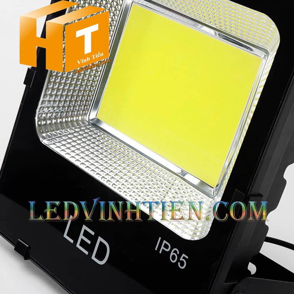 Đèn pha led MODULE 200W ledvinhtien.com, đủ watt, giá rẻ, CHIP LED DÀI, dùng chiếu sáng biển hiệu, banner quảng cáo ngoài trời, sân vườn, công viên, bãi đỗ xe, đèn pha module 50w IP65, 66, 76 được ứng dụng rất đa dạng như chiếu sáng hắt tường tòa nhà, biệt thự, sân vận động, chiếu cây, chiếu biển quảng cáo,nhà xưởng, bảng hiệu, bảng quảng cáo,chiếu sáng công cộng, chiếu sáng sân vườn