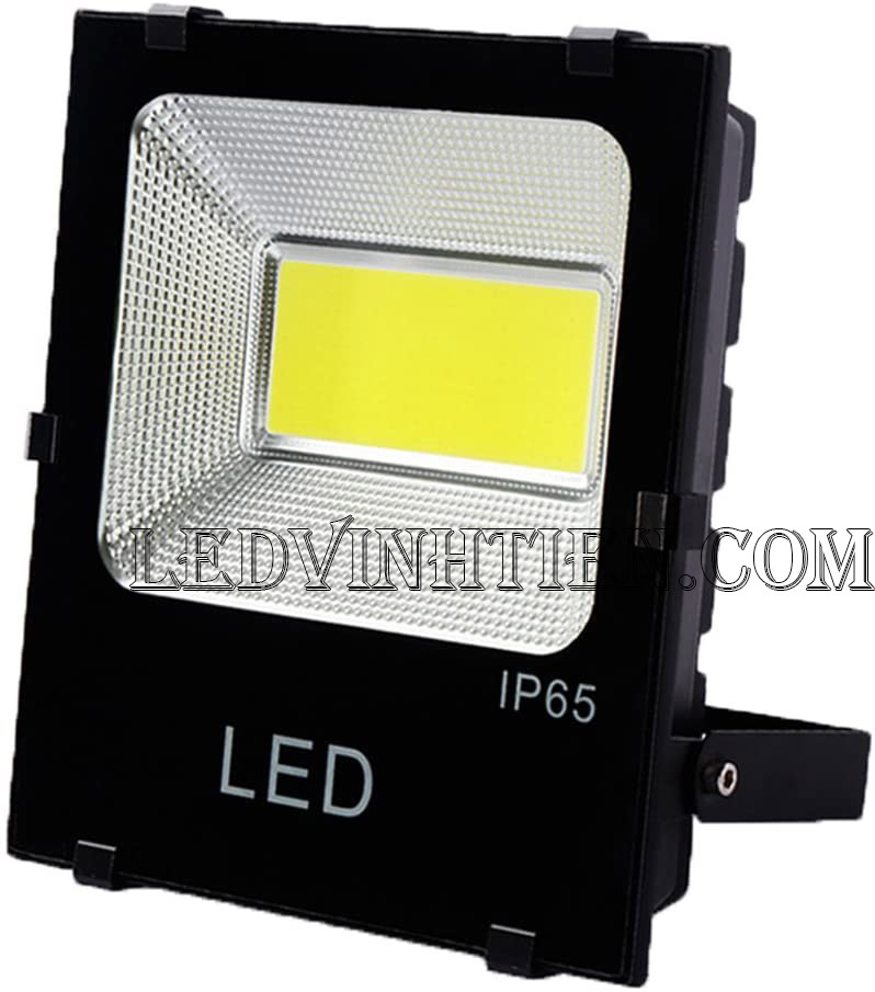 Đèn pha led MODULE 200W ledvinhtien.com, đủ watt, giá rẻ, CHIP LED DÀI, dùng chiếu sáng biển hiệu, banner quảng cáo ngoài trời, sân vườn, công viên, bãi đỗ xe, đèn pha module 50w IP65, 66, 76 được ứng dụng rất đa dạng như chiếu sáng hắt tường tòa nhà, biệt thự, sân vận động, chiếu cây, chiếu biển quảng cáo,nhà xưởng, bảng hiệu, bảng quảng cáo,chiếu sáng công cộng, chiếu sáng sân vườn