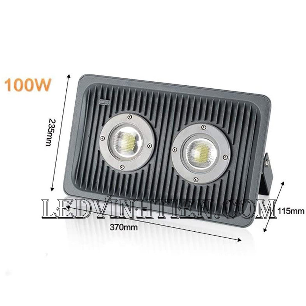 Hình ảnh chi tiết mọi góc cạnh của Đèn pha led xương cá 100W loại tốt, giá rẻ, đủ công suất, dùng chiếu sáng ngoài trời là sản phẩm của công ty đèn led Vĩnh Tiến, nhập khẩu và phân phối sỉ đèn pha chiếu xa được sử dụng cho chiếu sáng biển quảng cáo, sân chơi thể thao, chiếu sáng cho các nhà xưởng, bảng hiệu, bảng quảng cáo,chiếu sáng công cộng,chiếu sáng sân vườn, IP66, 67, 65, ÁNH SÁNG TRẮNG, VÀNG | Góc chiếu 130 độ | LEDVINHTIEN.COM chuyên đèn led công nghiệp chiếu sáng xa, rộng, chiếu sáng bảng hiệu, chiếu sáng bảng quảng cáo DÙNG CHIẾU SÁNG NGOÀI TRỜI, SÂN VẬN ĐỘNG, SÂN BANH, QUẢNG TRƯỜNG, CÔNG VIÊN,...