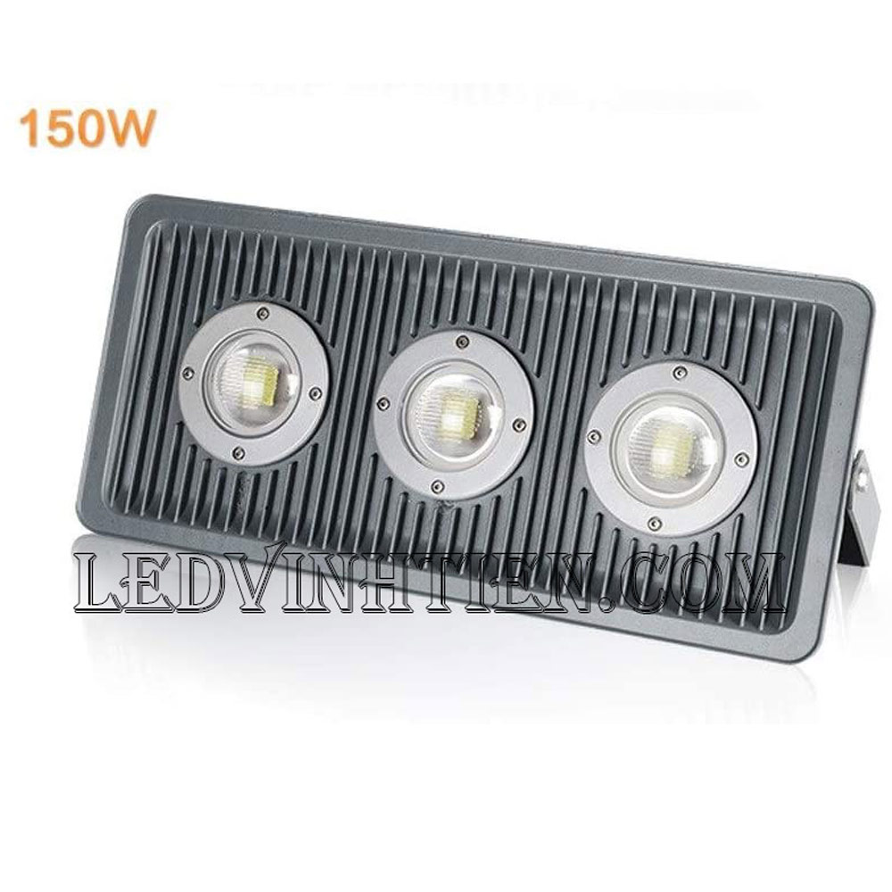 Hình ảnh chi tiết mọi góc cạnh của Đèn pha led xương cá 150W loại tốt, giá rẻ, đủ công suất, dùng chiếu sáng ngoài trời là sản phẩm của công ty đèn led Vĩnh Tiến, nhập khẩu và phân phối sỉ đèn pha chiếu xa được sử dụng cho chiếu sáng biển quảng cáo, sân chơi thể thao, chiếu sáng cho các nhà xưởng, bảng hiệu, bảng quảng cáo,chiếu sáng công cộng,chiếu sáng sân vườn, IP66, 67, 65, ÁNH SÁNG TRẮNG, VÀNG | Góc chiếu 130 độ | LEDVINHTIEN.COM chuyên đèn led công nghiệp chiếu sáng xa, rộng, chiếu sáng bảng hiệu, chiếu sáng bảng quảng cáo DÙNG CHIẾU SÁNG NGOÀI TRỜI, SÂN VẬN ĐỘNG, SÂN BANH, QUẢNG TRƯỜNG, CÔNG VIÊN,...