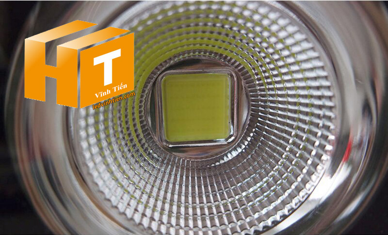 Đèn pha ly 200w, là sản phẩm của công ty đèn led Vĩnh Tiến, nhập khẩu và phân phối sỉ , đèn pha led ly led tụ quang 200W được sử dụng cho chiếu sáng biển quảng cáo, sân chơi thể thao. Đèn pha led 200W chiếu xa - tụ quang ledvinhtien.com chiếu sáng cho các nhà xưởng, bảng hiệu, bảng quảng cáo,chiếu sáng công cộng,chiếu sáng sân vườn Đèn pha led ly sử dụng chip tụ quang công xuất 200W IP66, 67, 65, ÁNH SÁNG TRẮNG, VÀNG | Góc chiếu 60 độ | LEDVINHTIEN.COM chuyên đèn led công nghiệp chiếu sáng xa, rộng, chiếu sáng bảng hiệu, chiếu sáng bảng quảng cáo DÙNG CHIẾU SÁNG NGOÀI TRỜI, SÂN VẬN ĐỘNG, SÂN BANH, QUẢNG TRƯỜNG, CÔNG VIÊN,...