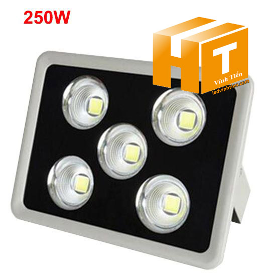 Đèn pha ly 250w, là sản phẩm của công ty đèn led Vĩnh Tiến, nhập khẩu và phân phối sỉ , đèn pha led ly led tụ quang 250W được sử dụng cho chiếu sáng biển quảng cáo, sân chơi thể thao. Đèn pha led 250W chiếu xa - tụ quang ledvinhtien.com chiếu sáng cho các nhà xưởng, bảng hiệu, bảng quảng cáo,chiếu sáng công cộng,chiếu sáng sân vườn Đèn pha led ly sử dụng chip tụ quang công xuất 250W IP66, 67, 65, ÁNH SÁNG TRẮNG, VÀNG | Góc chiếu 60 độ | LEDVINHTIEN.COM chuyên đèn led công nghiệp chiếu sáng xa, rộng, chiếu sáng bảng hiệu, chiếu sáng bảng quảng cáo DÙNG CHIẾU SÁNG NGOÀI TRỜI, SÂN VẬN ĐỘNG, SÂN BANH, QUẢNG TRƯỜNG, CÔNG VIÊN,...