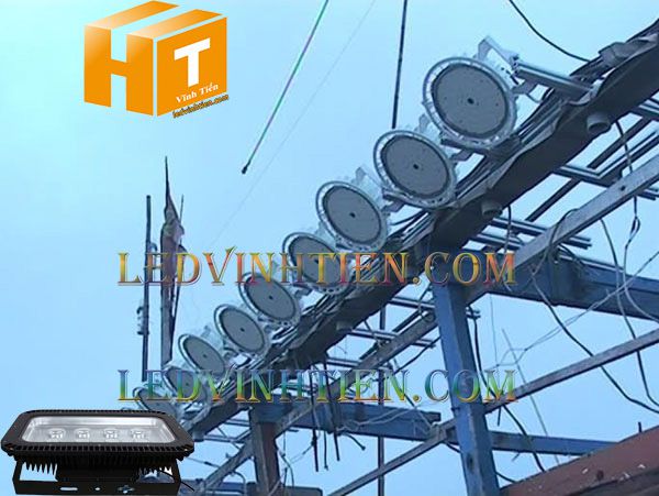 Công ty Vĩnh Tiến sản xuất các loại đèn pha led chiếu sáng tàu biển 400W, hàng hải, tàu thủy công suất cao, dùng ngoài trời, chống nhiễu bộ đàm