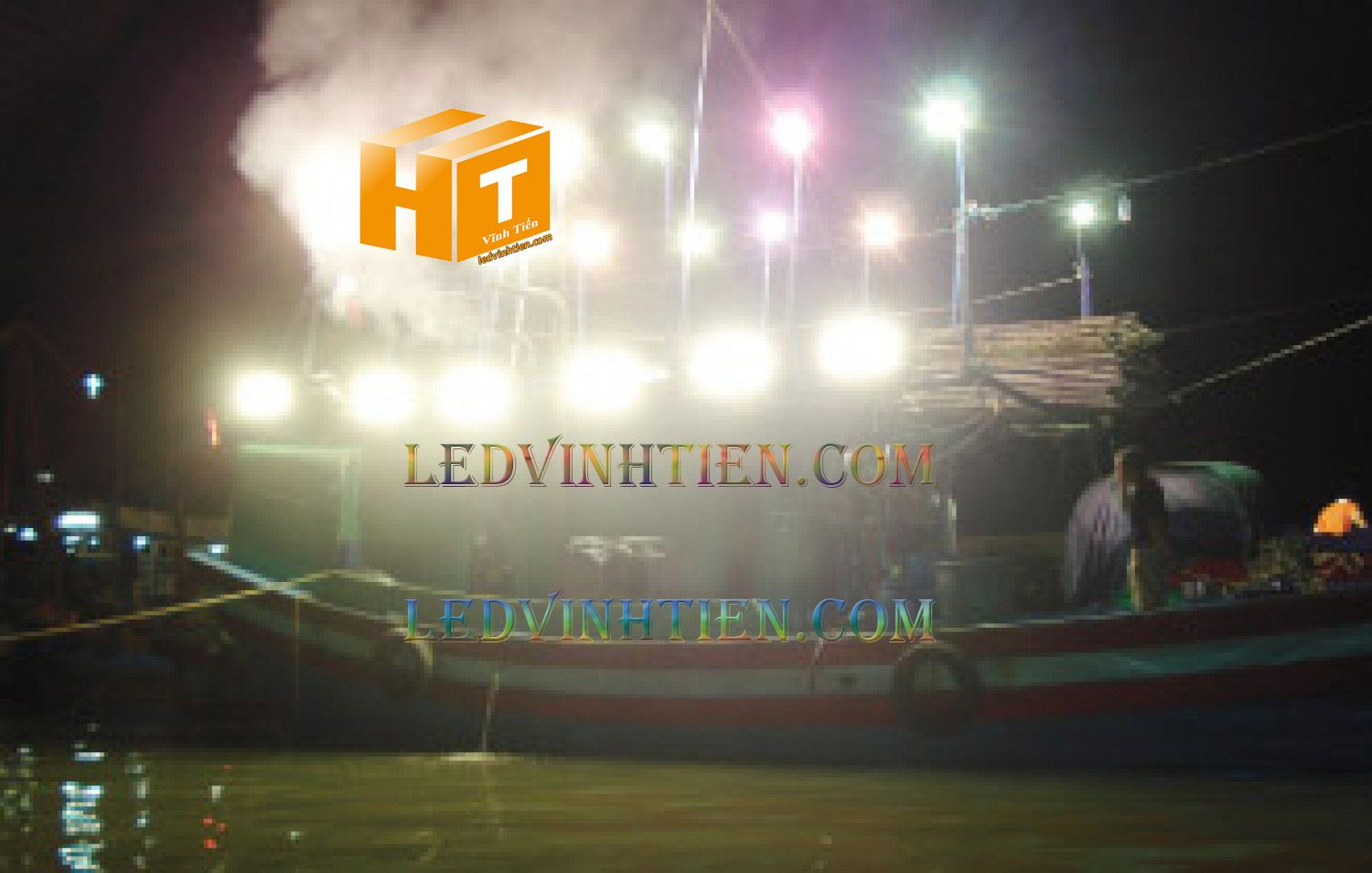 Công ty Vĩnh Tiến sản xuất các loại đèn pha led chiếu sáng tàu biển 400W, hàng hải, tàu thủy công suất cao, dùng ngoài trời, chống nhiễu bộ đàm
