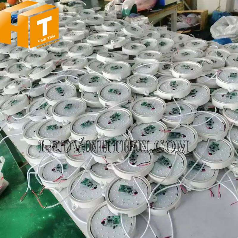 Đèn ốp trần NLMT 200w chính hãng