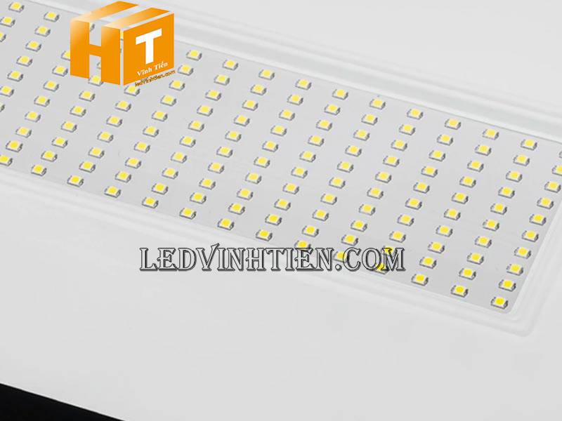 Đèn pha led chiếu bảng hiệu ngoài trời giá rẻ 150w