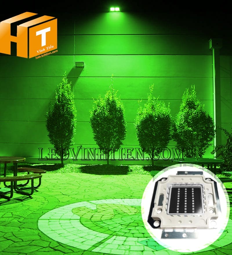 Tim đèn pha led 30W màu xanh lá chiếu sáng sân vườn
