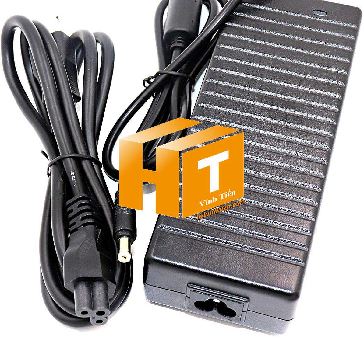 Adapter 12v 10a hay còn gọi nguồn adapter, adaptor 12V 10A nhỏ được cấp nguồn DC12V camera, Led quảng cáo, led hắt, led module, các loại đèn led chiếu sáng, như led thanh, led module, led dây, bơm mước mini, tự động hóa, BOARD MẠCH ĐIỆN TỬ XEM hình ảnh chụp mọi góc cạnh của nguồn adapter 12v 10a 120W loại tốt, giá rẻ, chất lượng, đủ ampe, có quạt, nhôm tản nhiệt, sản phẩm chính hãng ledvinhtien.com Hình ảnh chụp mọi góc cạnh của adapter DC12V 10A chính hãng led vĩnh tiến