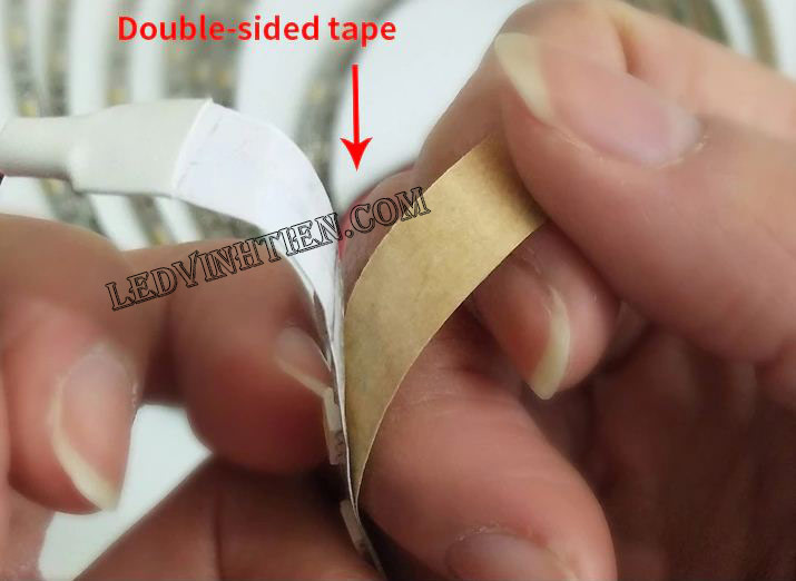 cách lọt keo dán của đèn led dây
