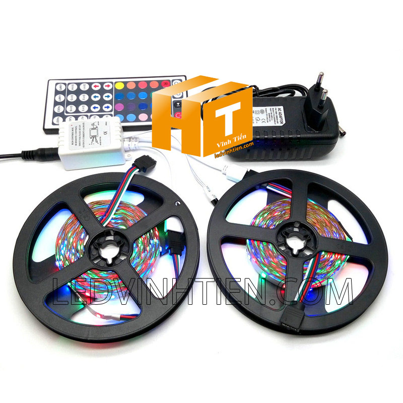 Ảnh chụp nhiều góc cạnh của đèn LED DÂY DÁN chip SMD 5054 ánh sáng bảy màu, nhiều màu, RGB siêu sáng là loại led dây dán cuộn dài 5m, chạy điện 12V, ledvinhtien.com