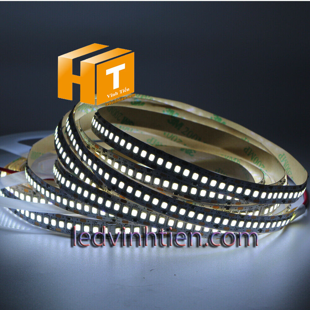 Ảnh chụp nhiều góc cạnh của đèn LED DÂY DÁN chip SMD 5050, 2835 chíp led samsung, korrea,  ánh sáng màu trung tính 4000k đến 4500k siêu sáng là loại led dây dán cuộn dài 5m, chạy điện 12V, dùng chiếu sáng nội thất, tủ kệ, quầy bar, bếp, hắt trần, trang trí quán cà phê, ledvinhtien.com