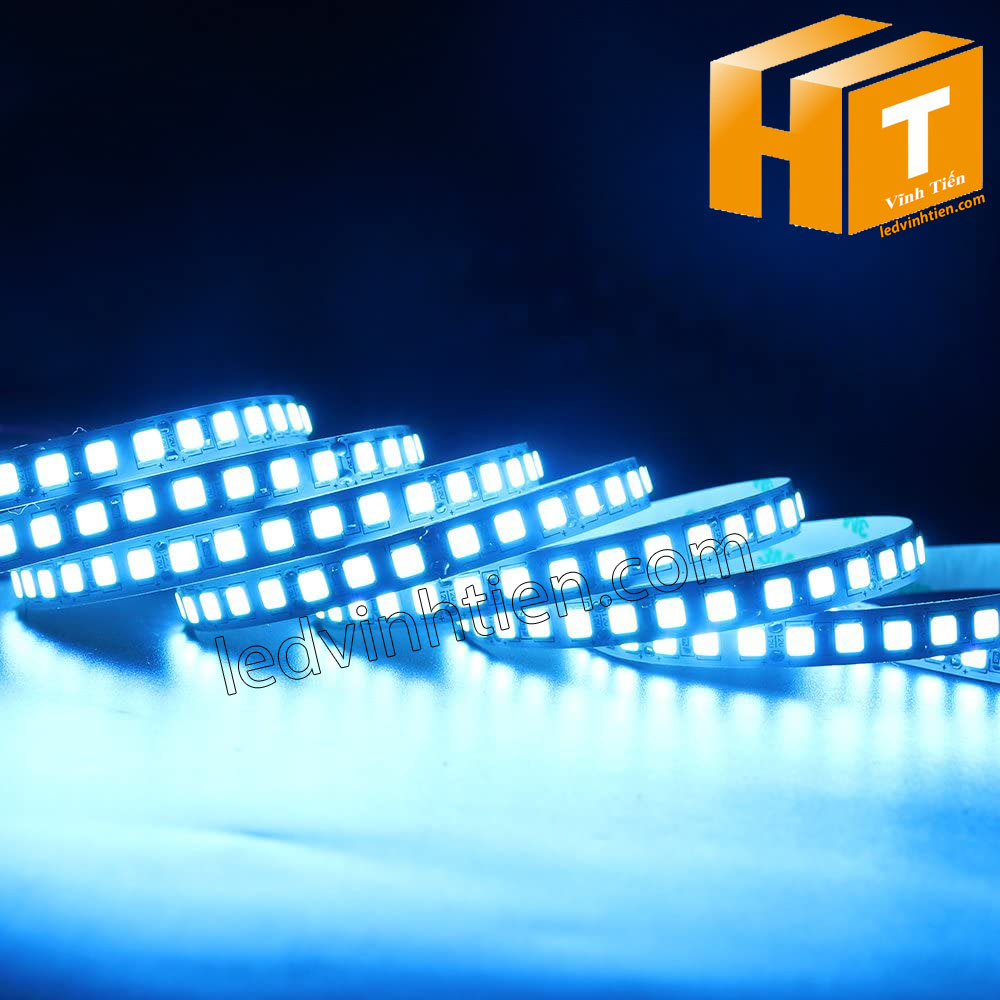 Ảnh chụp nhiều góc cạnh của đèn LED DÂY DÁN chip SMD 5054 ánh sáng màu xanh ngọc, xanh da trời siêu sáng là loại led dây dán cuộn dài 5m, chạy điện 12V, ledvinhtien.com